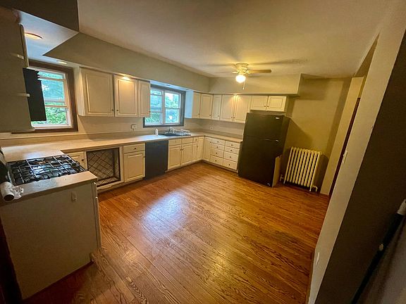 3rd image of 244 Des Plaines Ave APT 2