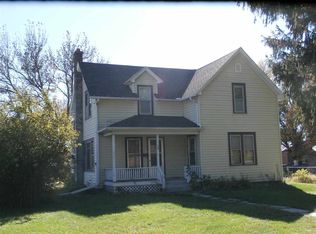 17 E Logan St, New Hampton, IA 50659
