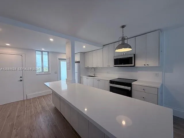 Point East Sec 4 Condo — Photo 2
