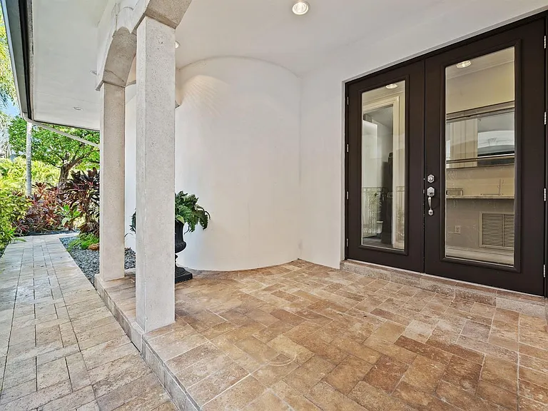 95 Isle Of Venice Dr — Photo 4