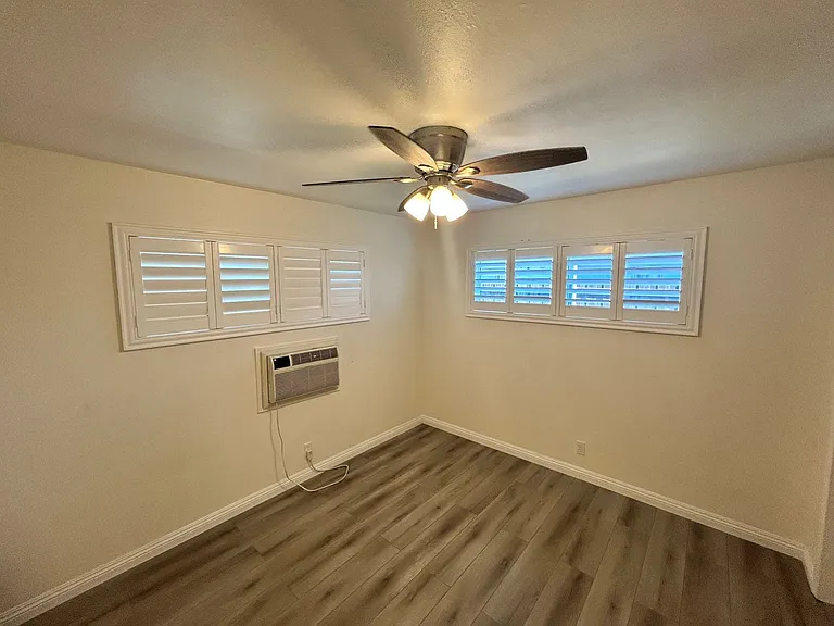 131 S Olive Ave — Photo 17