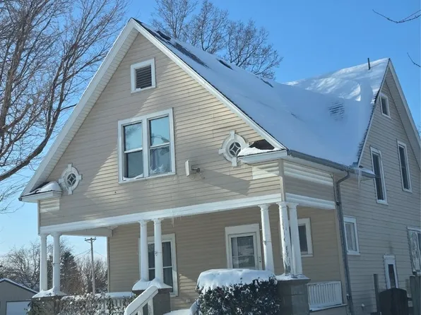 608 S Broadway St, Toledo, IA 52342