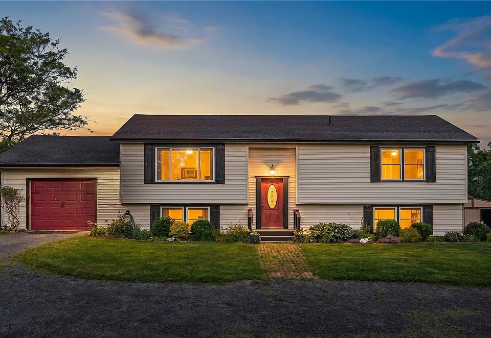 1st image of 4098 Skyline Dr