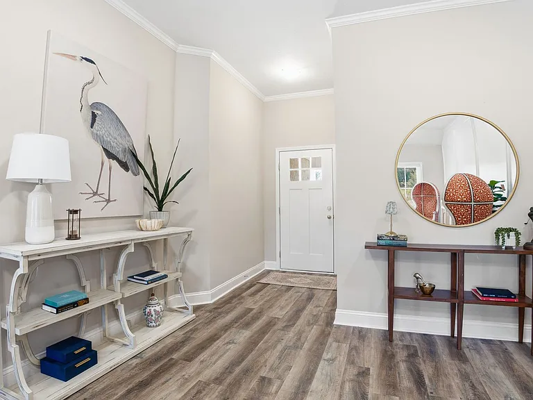 303 Latitude Ln — Photo 4