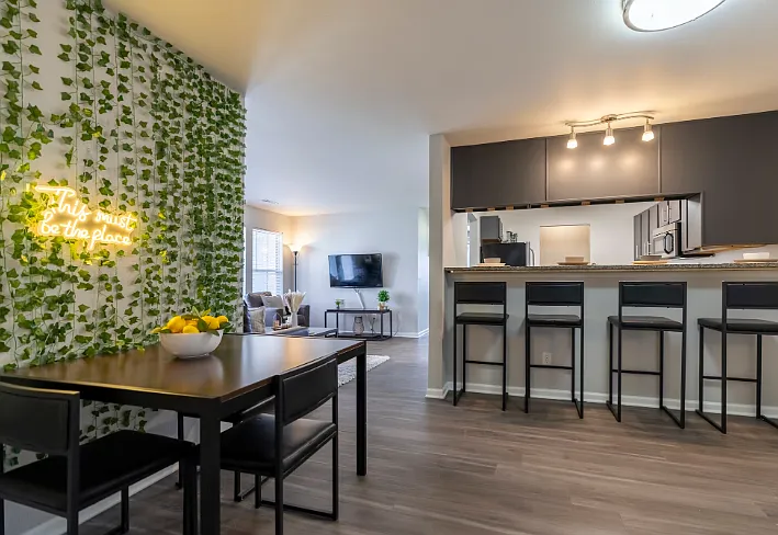 The Club at Chandler - Student Housing Priced per Bed — Photo 11