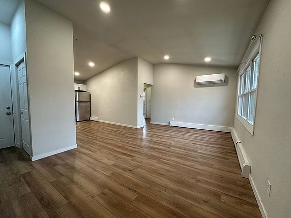 5th image of 124-132 S Bird St #208-1