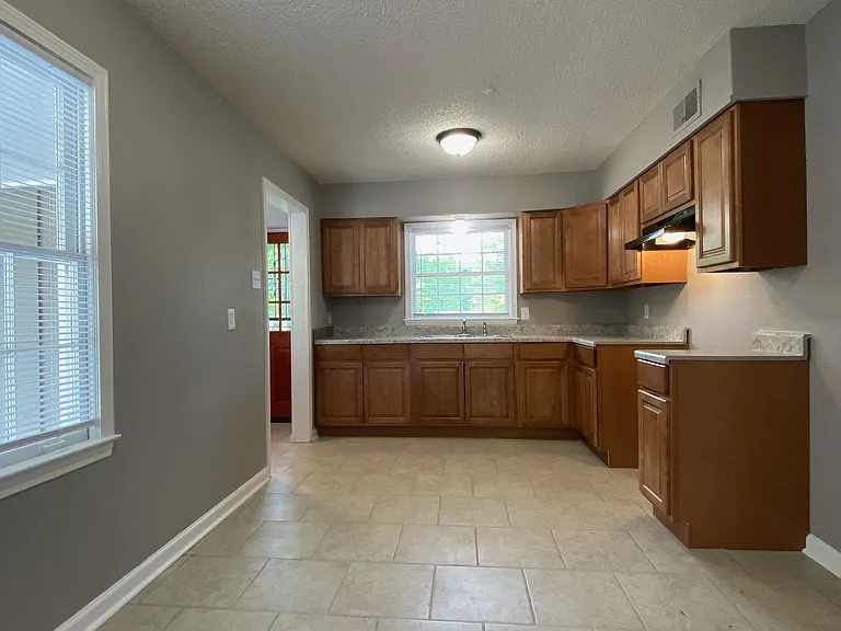 4029 Graceland Dr — Photo 4