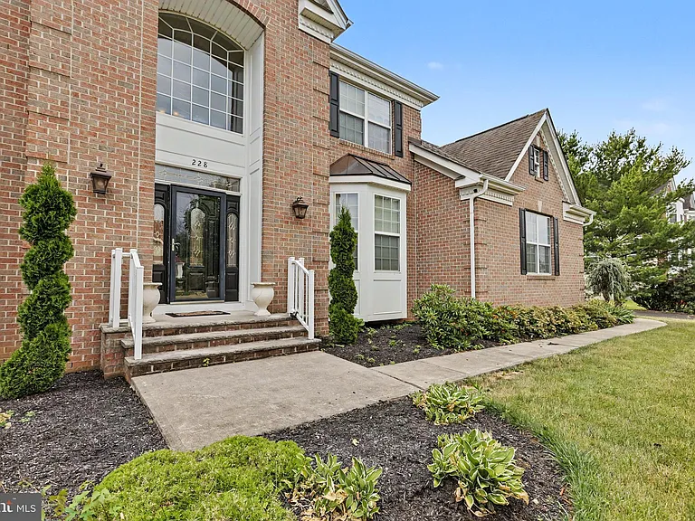 228 Leffler Cir — Photo 4
