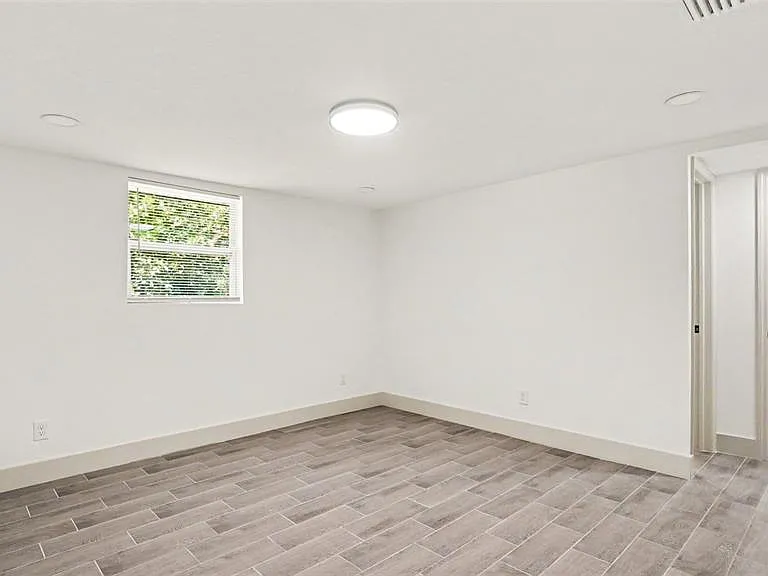 1109 NW 14th Ave — Photo 17