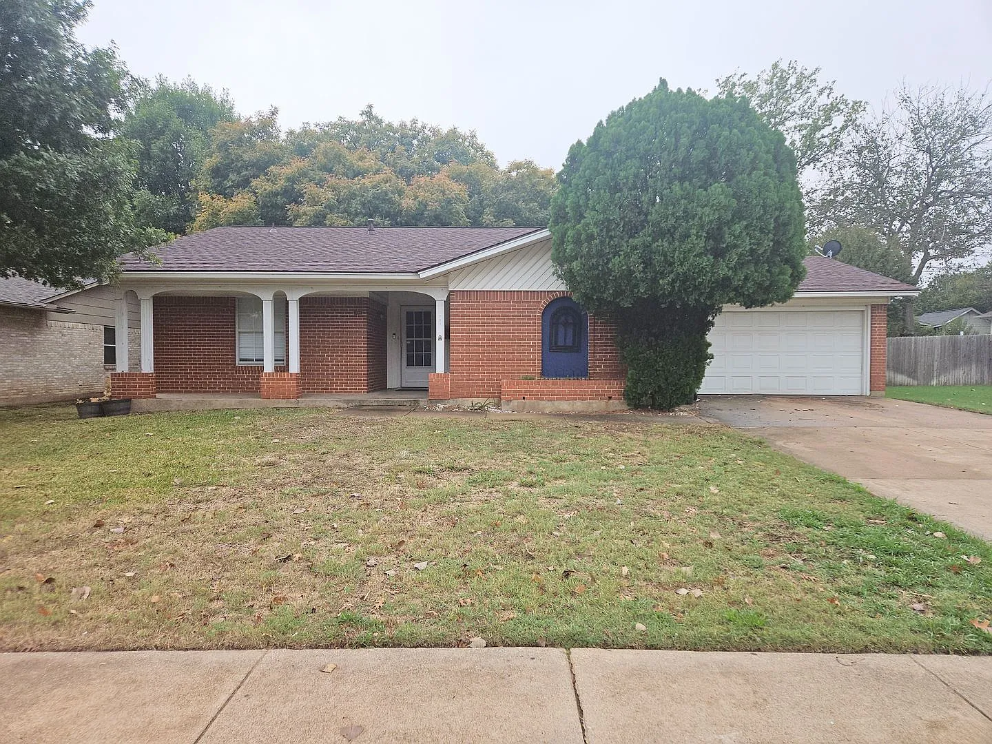 Cute 3 Bedroom in Euless — Photo 1