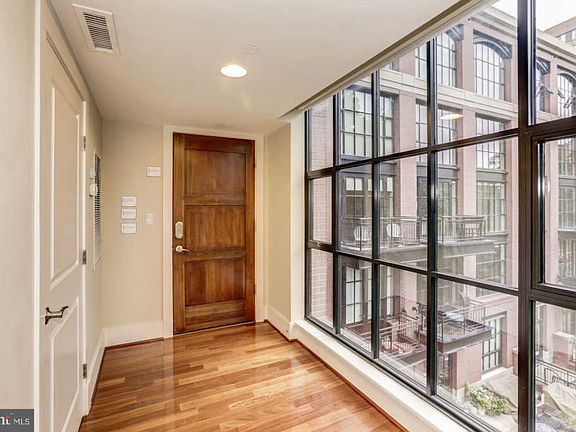 4th image of 1600 Clarendon Blvd #W301