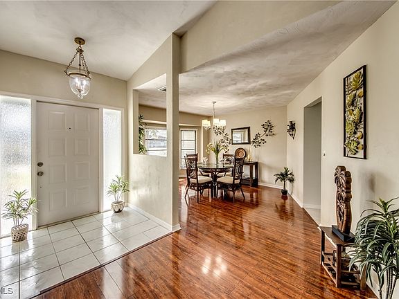 3rd image of 2223 SW 2nd Ter