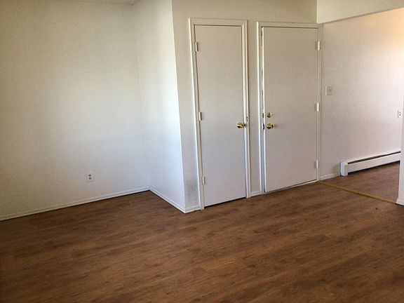 4th image of 812-832 W 10th St #10457053