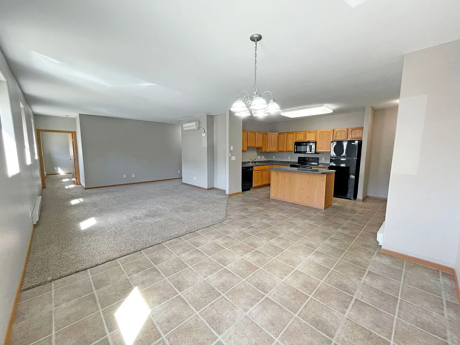 Apartments on Main - Live the Downtown Lifestyle — Photo 3