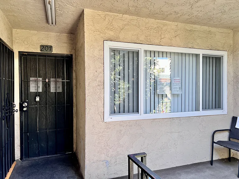 Kester Ave — Photo 30