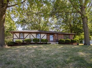 308 SW Woods Chapel Rd, Blue Springs, MO 64015