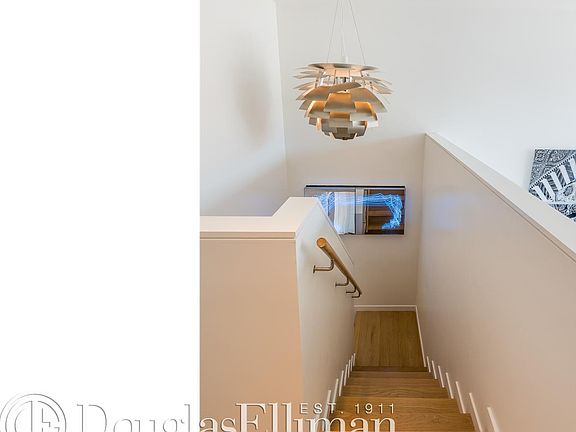 3rd image of 456 W 19th Street 4/5a #4/5A