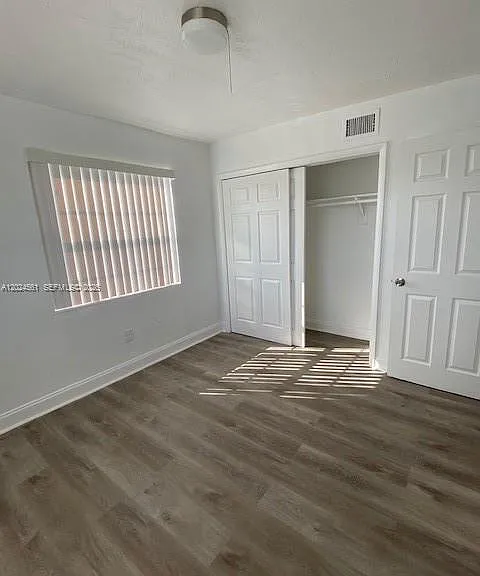 5960 NE 5th Ct #4 — Photo 4