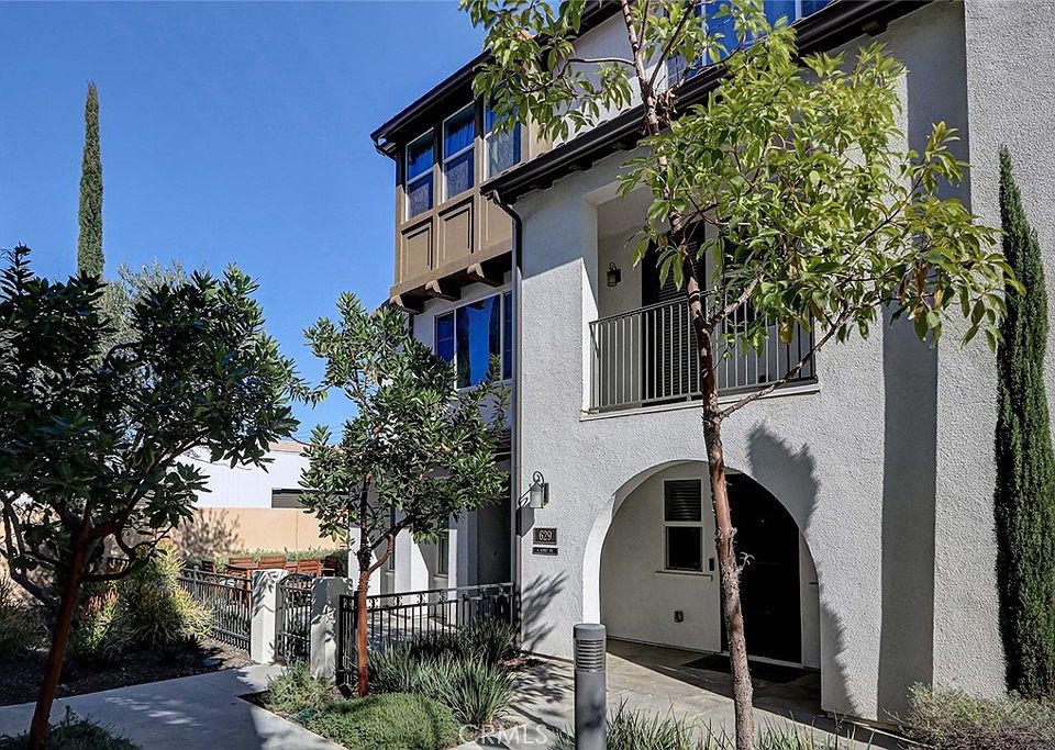 1st image of 629 S Kinney Way