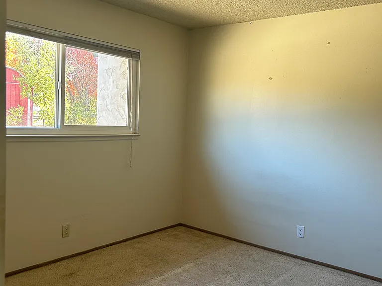 Coral Cir — Photo 2