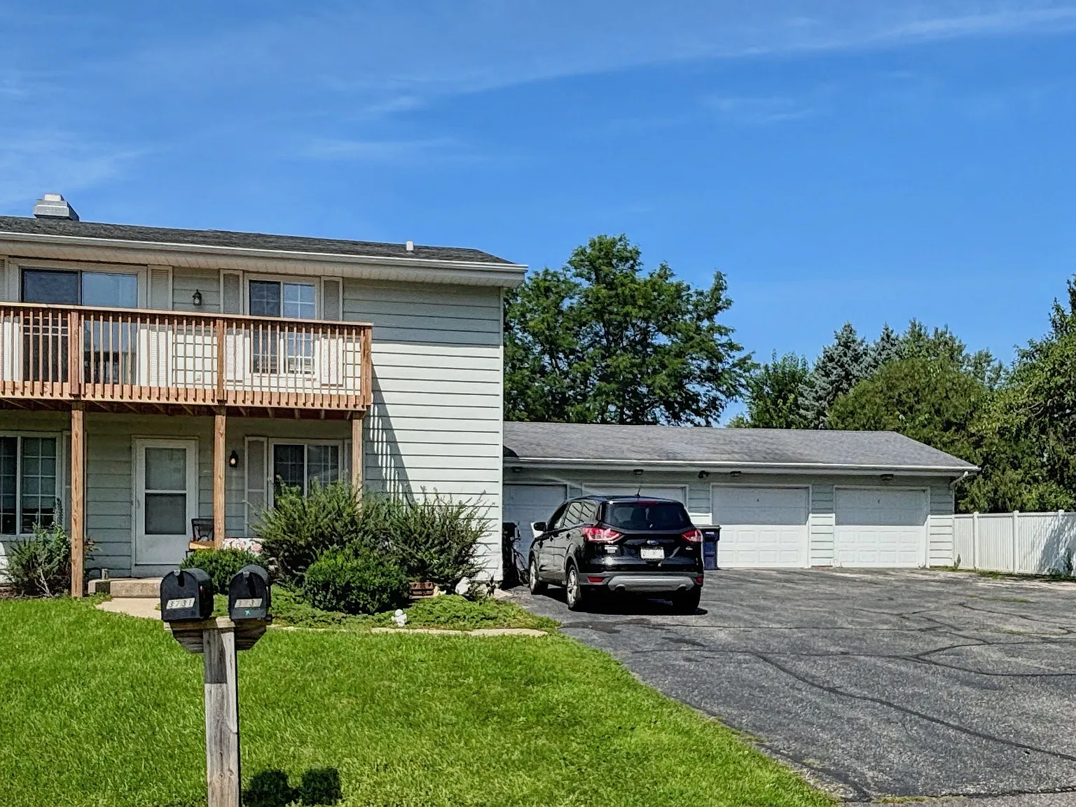 2 bed, 1050 sqft, $1,395 — Photo 1