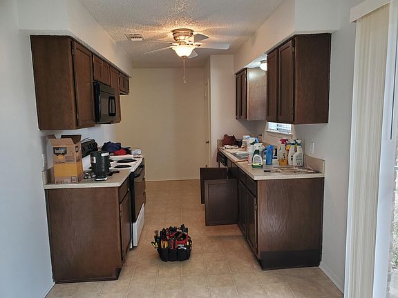 3rd image of 624 Normandy Ln