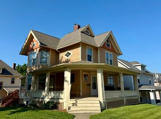 529 1/2 E Burlington St, Iowa City, IA 52240