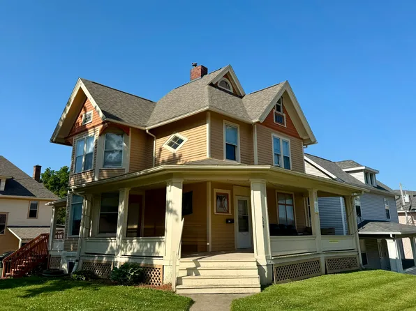 529 1/2 E Burlington St, Iowa City, IA 52240