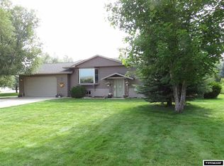 1948 Hillcrest Dr, Lander, WY 82520