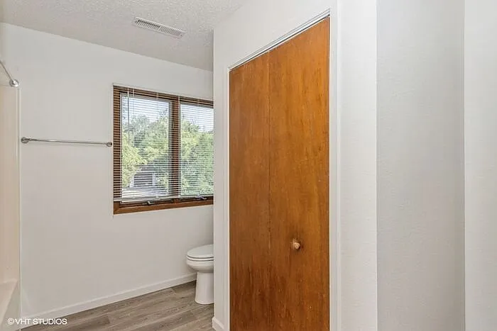 1359 Southview Cir — Photo 14