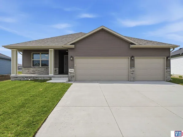2833 90th St, Lincoln, NE 68507
