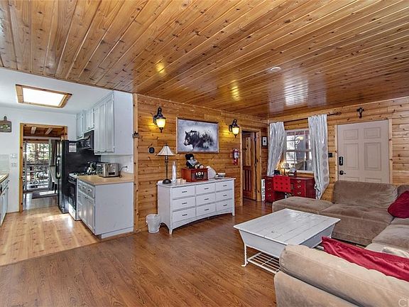 4th image of 670 Eureka Dr