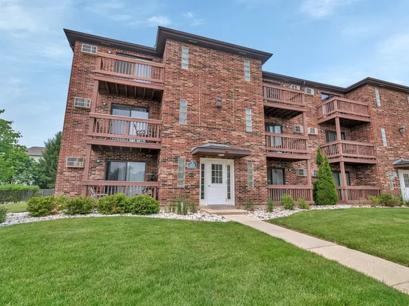 1118 Cedar St APT 1B, Glendale Heights, IL 60139
