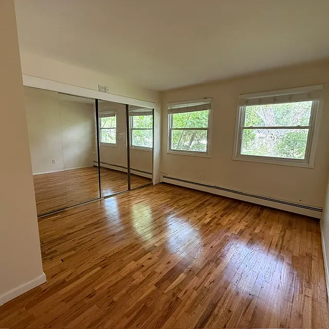 3 bed, 1232 sqft, $3,300 — Photo 4