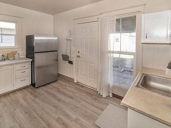 2nd image of 831 E Liberty Ave