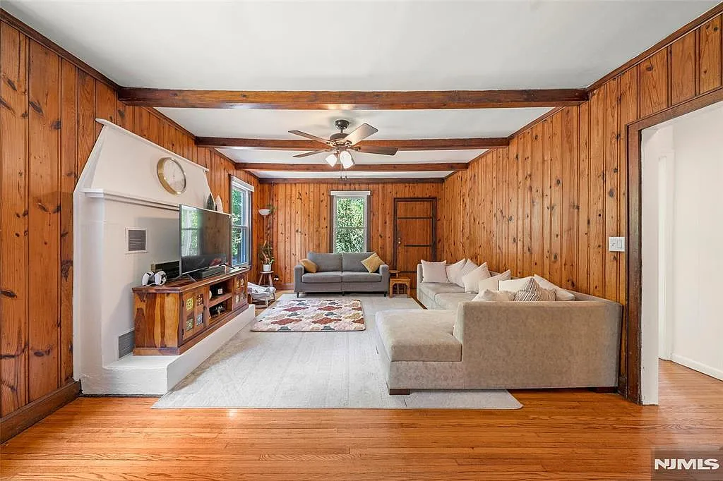 4 bed, 1576 sqft, $4,500 — Photo 4