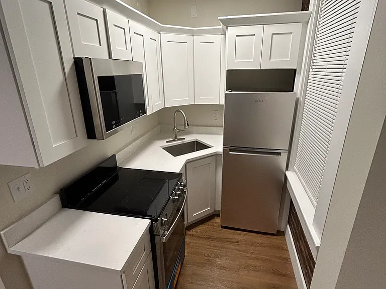 1077 Main St #9ELDRIDGE-1 — Photo 1