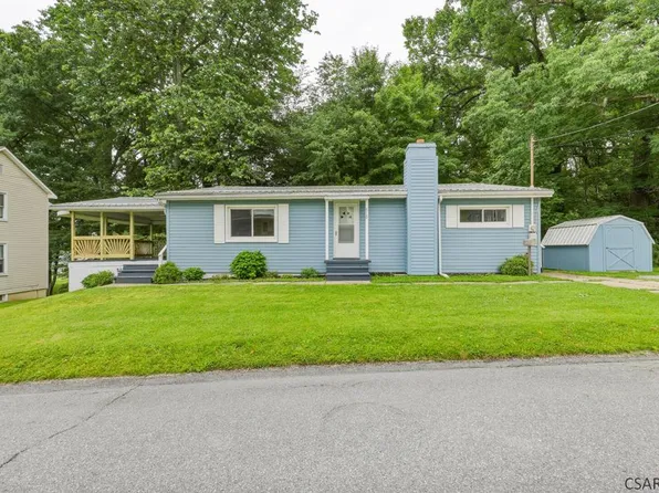 910 Poplar St, Windber, PA 15963