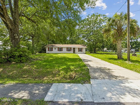 4th image of 380 ORANGE Avenue