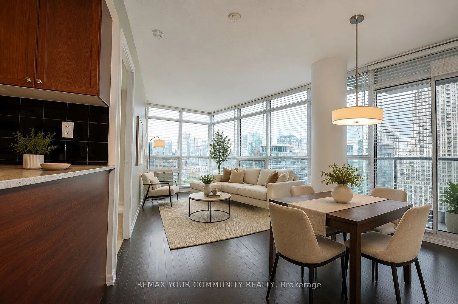 231 Fort York Blvd — Photo 3