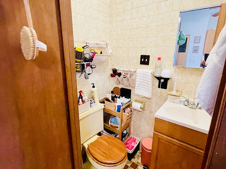 206 Hanover St #6 — Photo 11