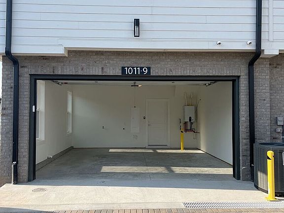5th image of 1011 44th Ave N #9