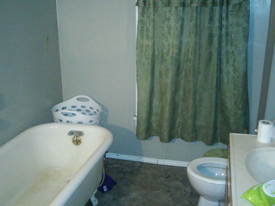 2nd image of 128 E 5th Avenue