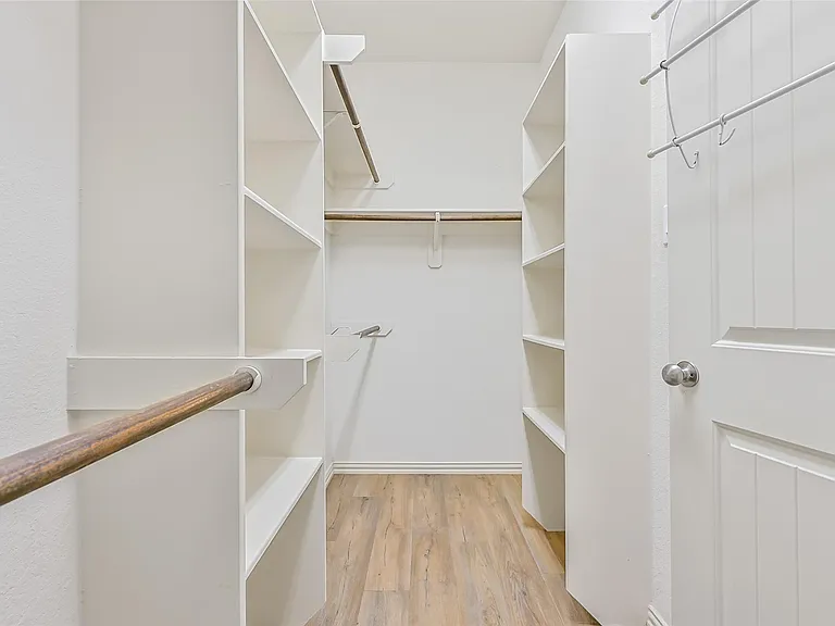 4511 Apple Point Ln — Photo 26