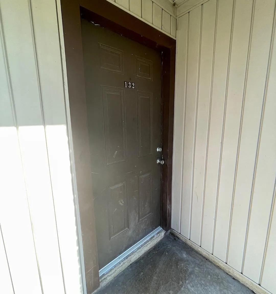 2 bed, 1.5 bath, 974 sqft, $1,050 — Photo 2