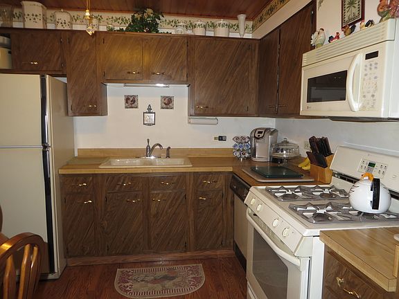 3rd image of 14624 Scarborough Ct APT M2