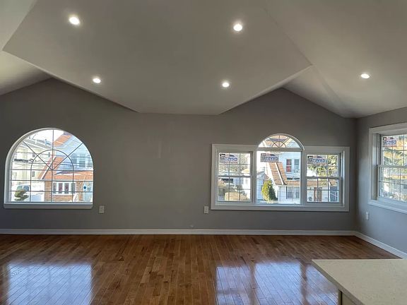 5th image of 21919 113th Ave