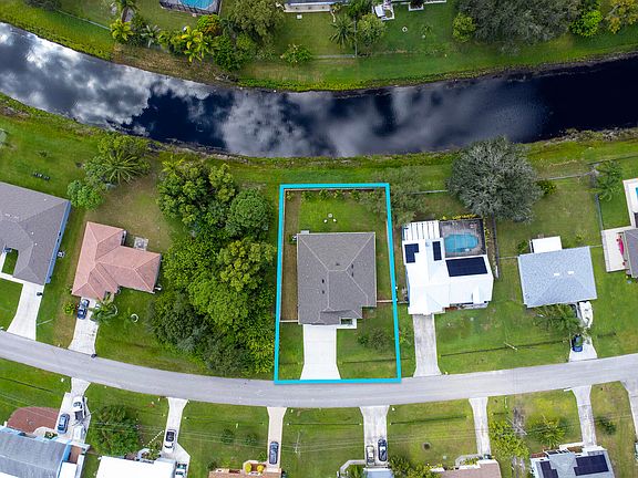 3rd image of 1662 SE North Blackwell Drive