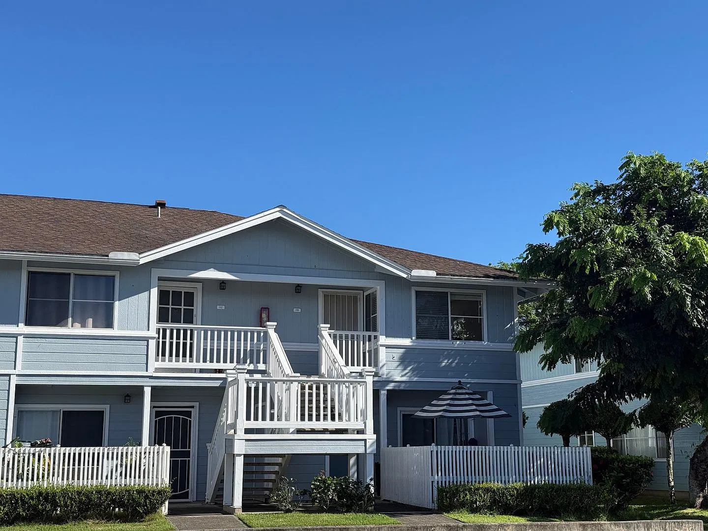 Mililani Mauka - Crescent Lane Townhouse 2-bedroom 2-bath 2-parking — Photo 1
