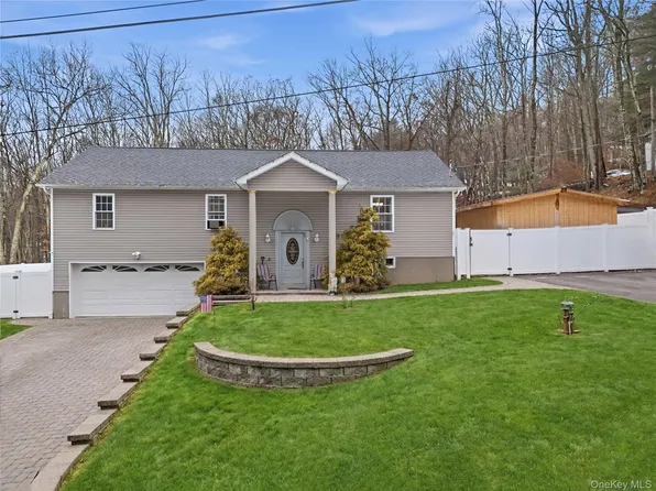 23 Hazelwood Road N, Wurtsboro, NY 12790